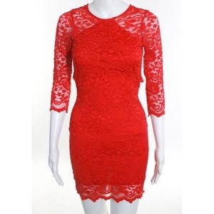 Red Gilber Gilmore 3/4 Sleeve-Lace Dress in XS